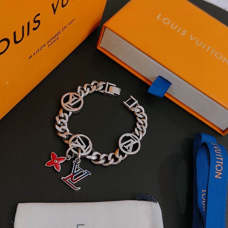 LV Bracelet 02lyr18
